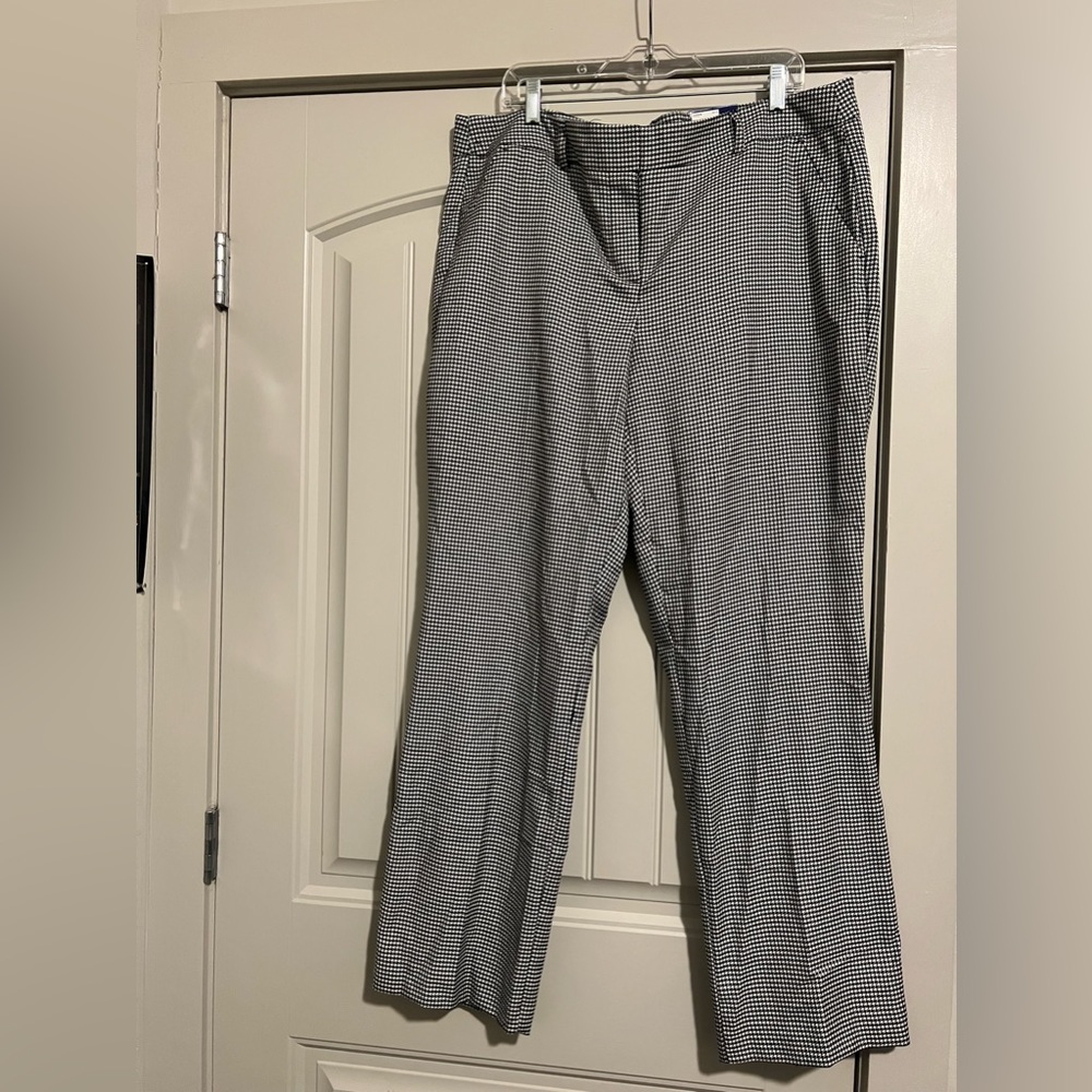 Apt. 9 Seasonless Straight Mid - Rise Torie pants